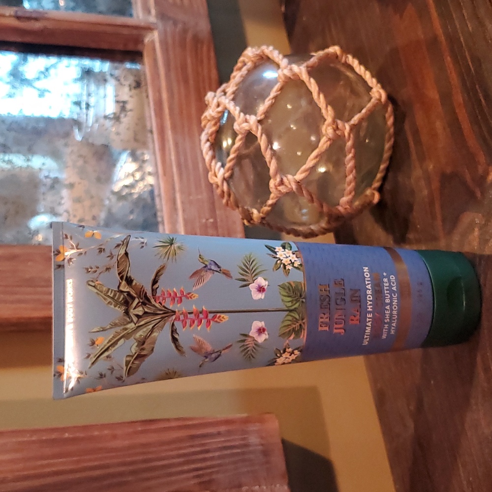 🟩 🟪 Fresh Jungle Rain Body Cream New